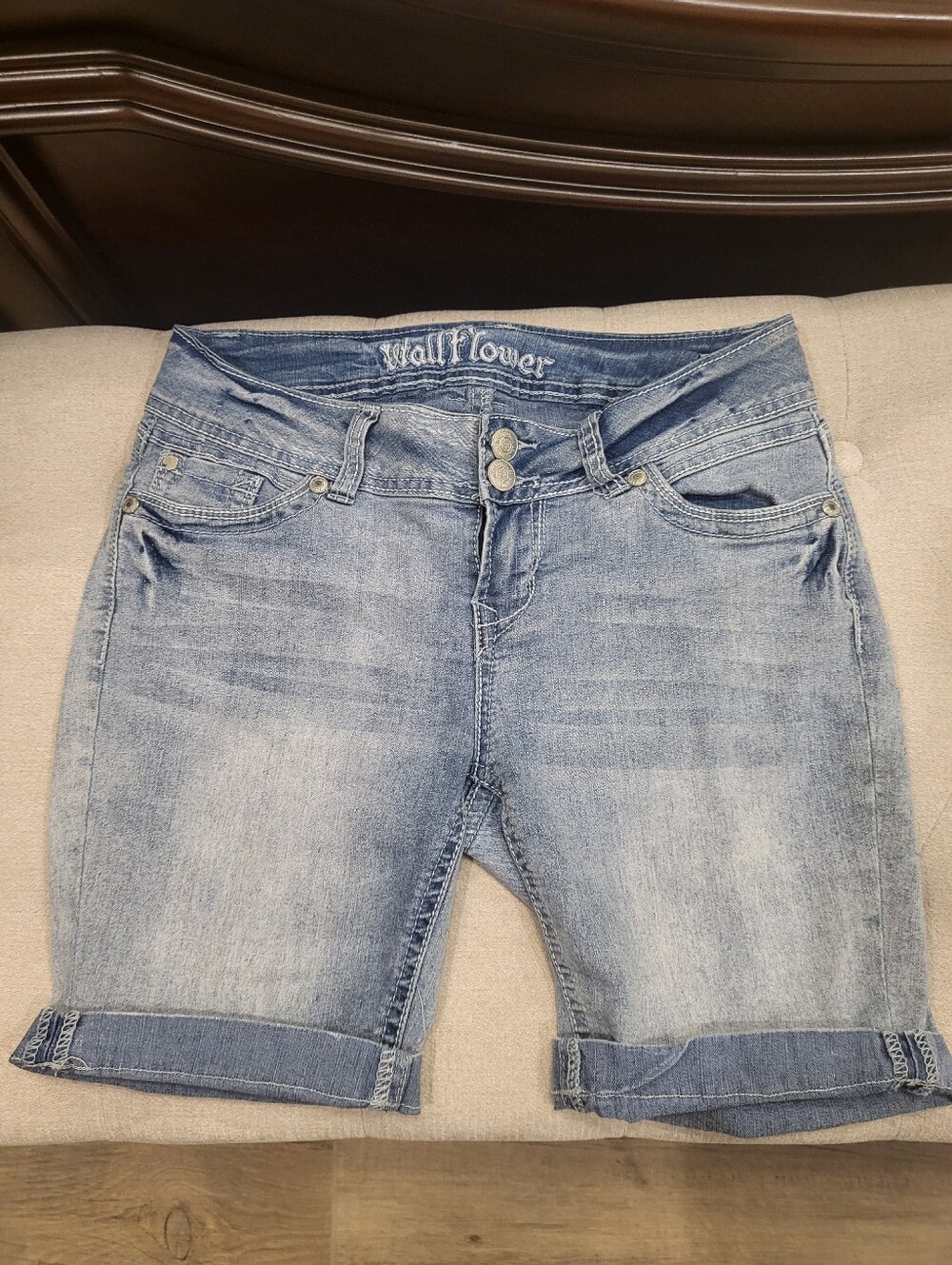 Wallflower Burmuda Shorts Size 3